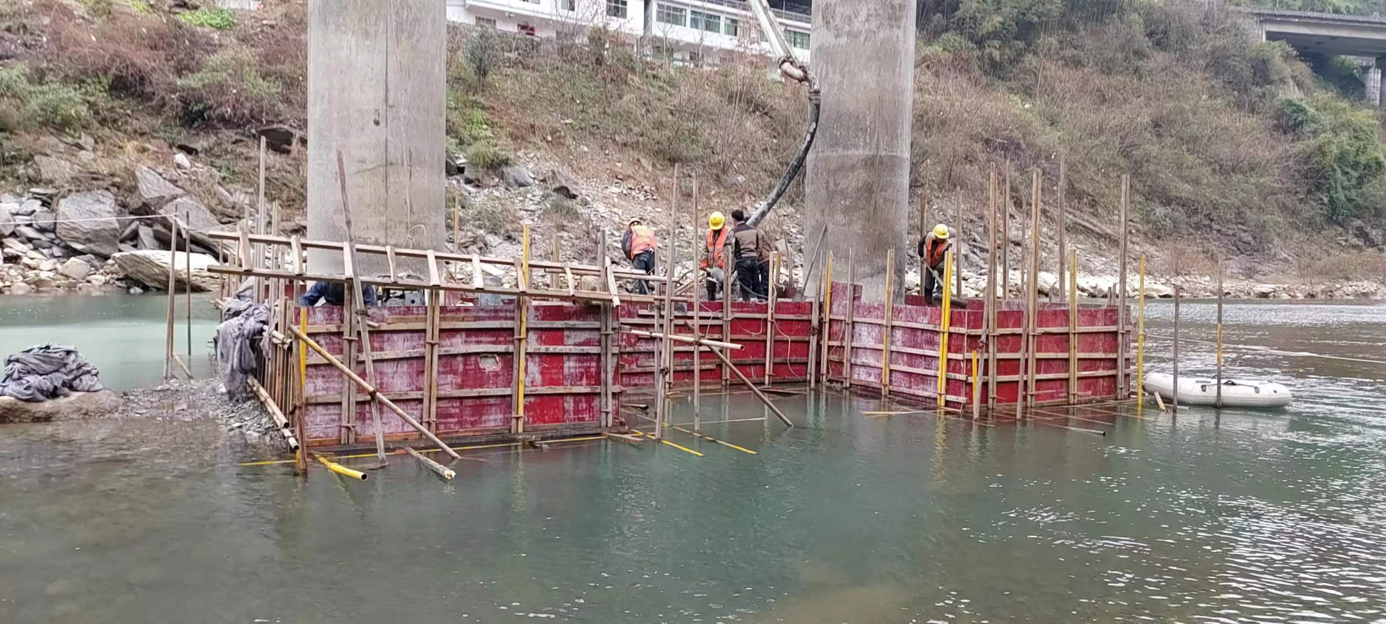 云南水利工程施工中堤坝渗漏原因以及防渗加固技术
